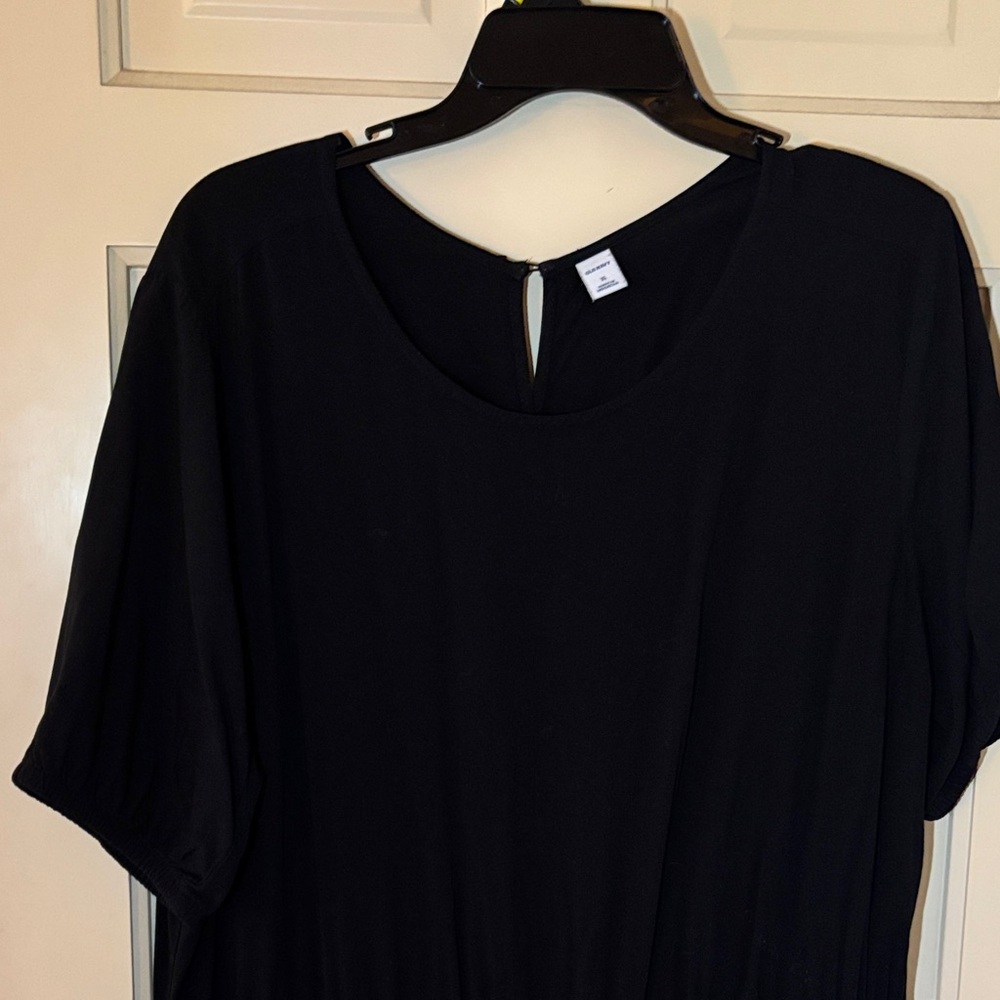 Old Navy Black 1piece romper. Lightweight